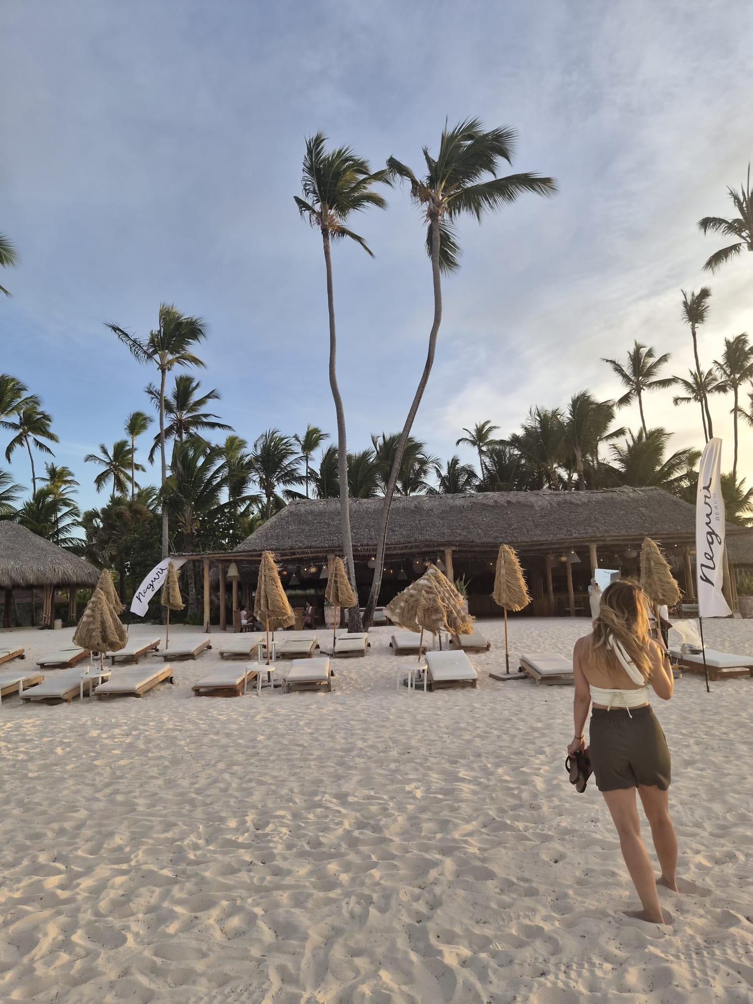 Les transats du Neguri Beach Club